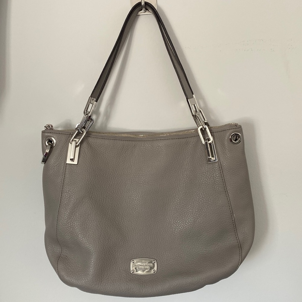 Excellent preloved MK grey/silver bag